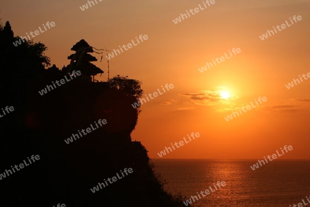 Asien, Suedost, Indonesien, Bali, Insel, Uluwatu, Tempel, Abend, Sonnenuntergang  (Urs Flueeler) 