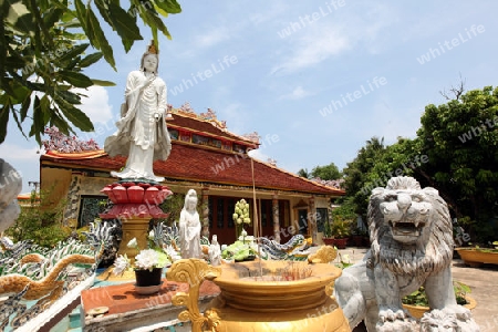 Der Chinesische Tempel in der Stadt Savannahet in zentral Laos an der Grenze zu Thailand in Suedostasien.