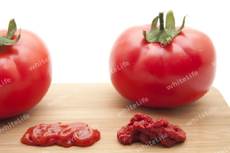 Tomaten mit Tomatenmark