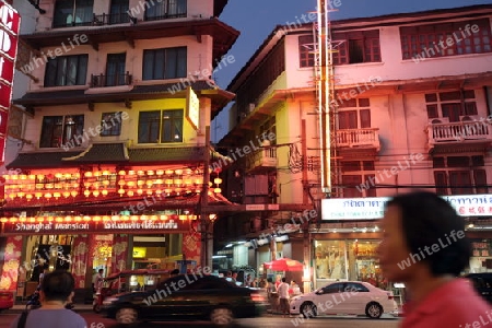 Die Charoen Krung Strasse im China Town von Bangkok der Hauptstadt von Thailand in Suedostasien. 