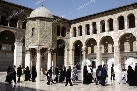 Asien, Naher Osten, Syrien, Damaskus,   Der Innenhof der  Omaijad Moschee im Souq und Altstadt von Damaskus in der Hauptstadt von Syrien. 