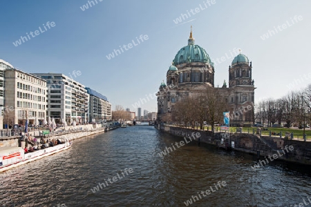 Berlin Mitte - Blick auf die Spree und den Berliner Dom