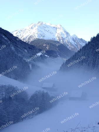 Almh?tten im Nebel