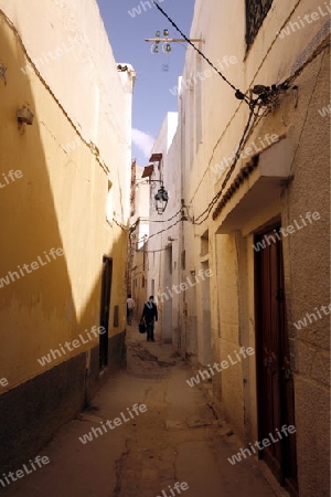 Afrika, Nordafrika, Tunesien, Tunis
Eine Gasse in der Medina mit dem Markt oder Souq in der Altstadt der Tunesischen Hauptstadt Tunis.



