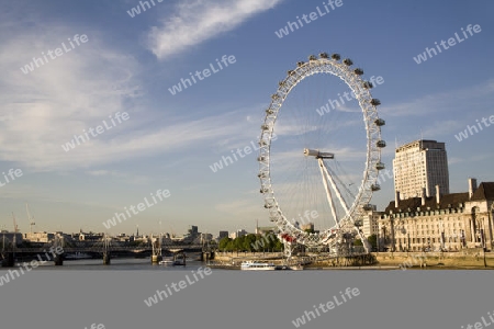 London - London Auge am Abend