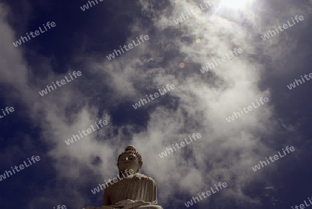 Der Grosse Buddha im Wat Chalong in den Bergen im sueden der Insel Phuket im sueden von Thailand in Suedostasien.