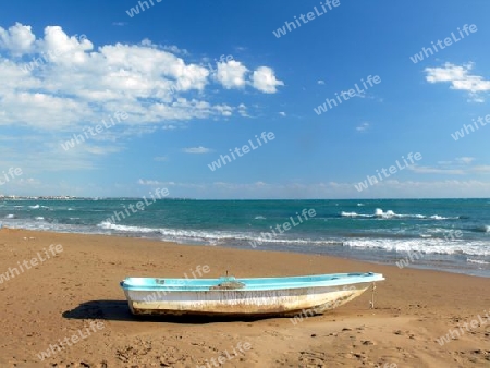 Boot an einem Strand bei Side