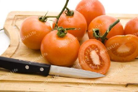 Tomaten mit K?chenmesser