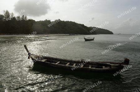 Eine kleine Badeinsel wenige Bootsminuten oestlich von der Hauptinsel Puket auf der Insel Phuket im sueden von Thailand in Suedostasien.