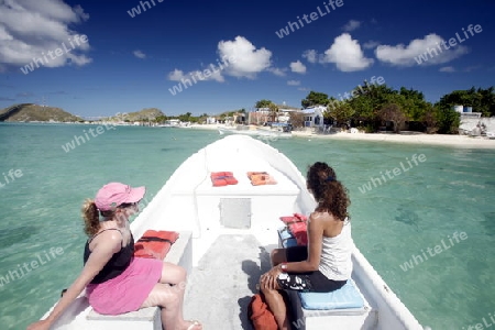 Suedamerika, Karibik, Venezuela, Los Roques, Insel, Atoll, Archipfel, Strand, Beach, Strandinsel, Meer, Wetter, Reef, Ferien, Baden, Traumstrand, Taxiboot, Boot, Fahrt auf Strandinsel, Aufflug, 