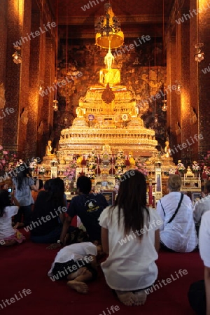 Die Tempelanlage des Wat Phra Kaew in Banglamphu in Bangkok der Hauptstadt von Thailand in Suedostasien.  