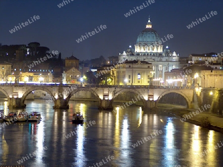 Tiber mit Petersdom