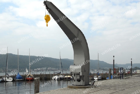 Schwenkkran zur Bewegung von Schiffen