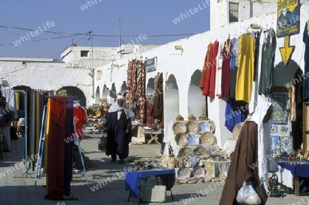 Afrika, Tunesien, Douz
Der traditionelle Donnerstag Markt auf dem Dorfplatz in der Oase Douz im sueden von Tunesien. (URS FLUEELER)






