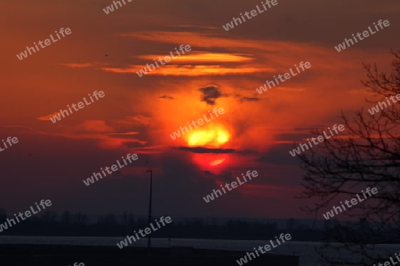 Feuriger Sonnenuntergang