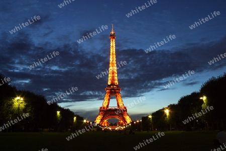 Eiffelturm bei Nacht