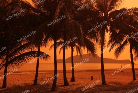 Die Kuestenlandschaft des Khao Sam Roi Yot Nationalpark am Golf von Thailand im Suedwesten von Thailand in Suedostasien. 