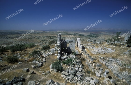 Die Ruine der Basilika von Mushabbak bei Aleppo im Norden von Syrien im Nahen Osten.