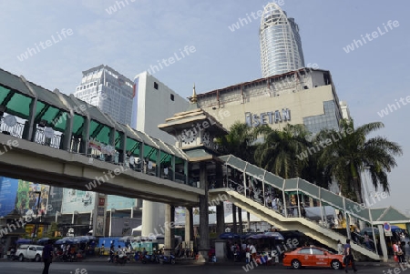 Die Skyline im Stadtgebiet um Pratunam im Zentrum der Hauptstadt Bangkok von Thailand in Suedostasien.