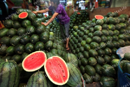 Wassermelonen auf dem Talat Warorot Markt in Chiang Mai in der Provinz Chiang Mai im Norden von Thailand in Suedostasien.