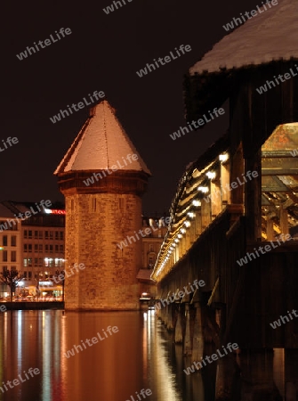 Wasserturm in der Nacht