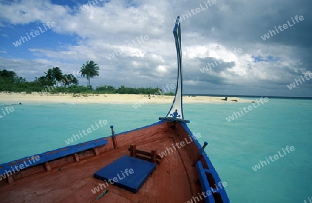 
Ein Einsame Insel  fuer Paare in der naehe der Insel Meeru im Northmale Atoll auf den Inseln der Malediven im Indischen Ozean.  