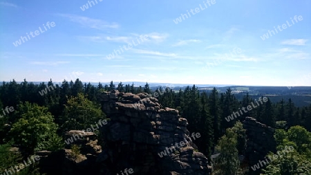 Aussicht im Sonnenschein ?ber Felsen