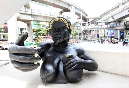 Eine Figur in der Innenstadt rund um den Siam Square Stadtteil im Zentrum der Hauptstadt Bangkok in Thailand. 