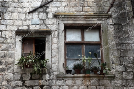 Die Stadt Kotor am Mittelmeer in Montenegro im Balkan in Europa.