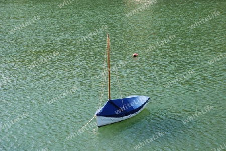 Seegelboot am Meer