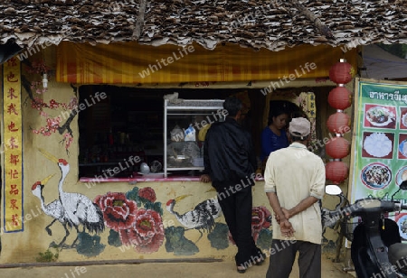 Ein kleines Chinesisches Restaurant in Mae Aw im Grenzgebiet zu Burma beim Dorf Mae Hong Son im norden von Thailand in Suedostasien.