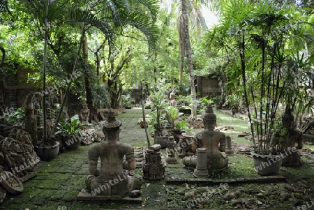 Traditionelle Figuren stehen im Garten von Ban Phor Linag Meuns Terracota Art zum Verkauf bereit dies im Terracota Garden in Chiang Mai im norden von Thailand in Suedostasien.