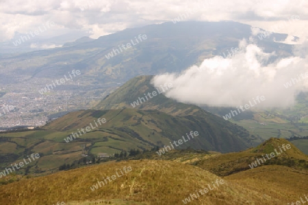 Haenge des Vulkans Pichincha, oberhalb von Quito, der Hauptstadt Equadors