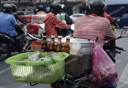 Eine thailaendische Motorrad Strassenkueche in der Hauptstadt Bangkok von Thailand in Suedostasien.