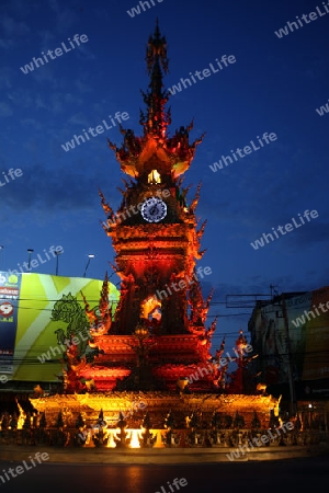 Der Uhrturm im Zentrum von Chiang Rai in der Provinz chiang Rai im Norden von Thailand in Suedostasien.