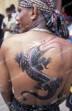 Asien, Indischer Ozean, Sri Lanka,Ein traditionelles Neujahrs Fest mit Umzug im Kuestendorf Dalawella an der Suedkueste von Sri Lanka. (URS FLUEELER)