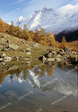 bergsee im herbst