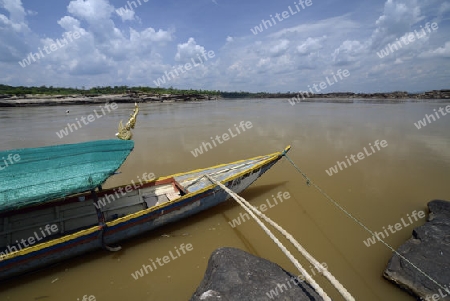 Die Steinlandschaft im Mekong River des Naturpark Sam Phan Bok bei Lakhon Pheng am Mekong River in der Provinz Amnat Charoen nordwestlich von Ubon Ratchathani im nordosten von Thailand in Suedostasien.