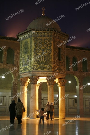 Asien, Naher Osten, Syrien, Damaskus,   Der Innenhof der  Omaijad Moschee im Souq und Altstadt von Damaskus in der Hauptstadt von Syrien. 