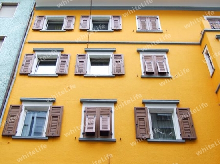 gelbe Fassade