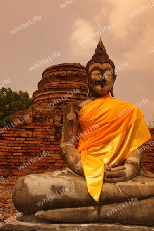 Der Wat Yai Chai Tempel in der Tempelstadt Ayutthaya noerdlich von Bangkok in Thailand. 