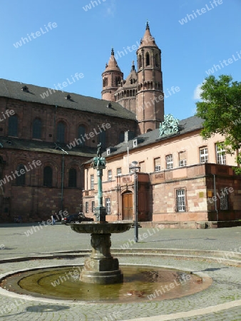 Brunnen am Dom in Worms