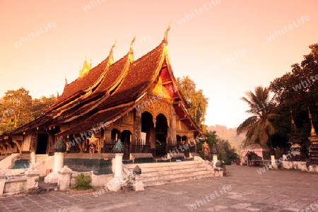 Der Tempel Xieng Thong in der Altstadt von Luang Prabang in Zentrallaos von Laos in Suedostasien. 