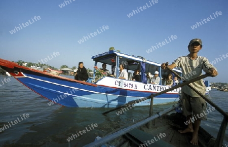 Auf dem Schwimmenden Markt auf dem Mekong River in der Stadt Cantho im Mekong Delta im sueden von Vietnam in Suedostasien.  