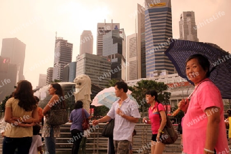 Die Skyline im Bankenviertel am Boat Quay von Singapur im Inselstaat Singapur in Asien.