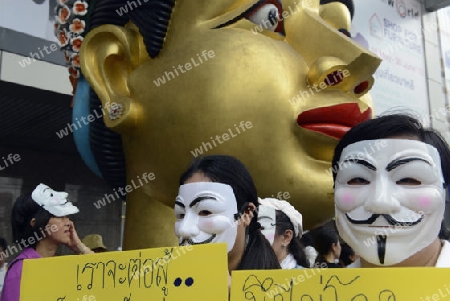 Eine Politische Demonstration in der Innenstadt um Pratunam in der Hauptstadt Bangkok von Thailand in Suedostasien.