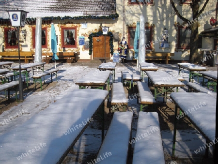 Biergarten im Schnee