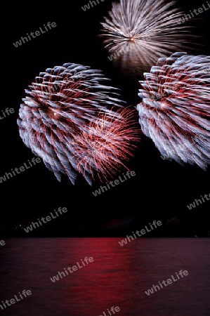 Feuerwerk im Wind