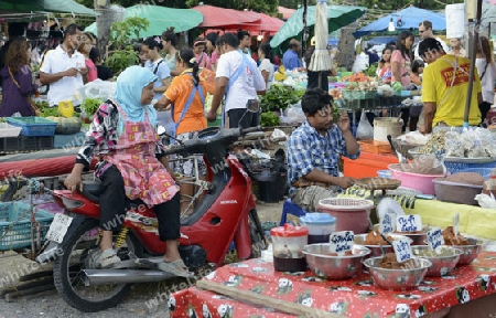 Ein Regional Markt auf der Insel Phuket im sueden von Thailand in Suedostasien.