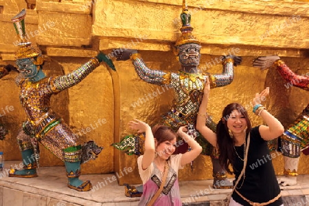 Die Tempelanlage des Wat Phra Kaew in Banglamphu in Bangkok der Hauptstadt von Thailand in Suedostasien.  